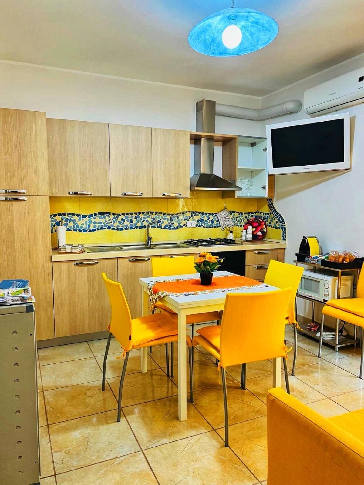 Appartamento Andrea House Lecce Esterno foto